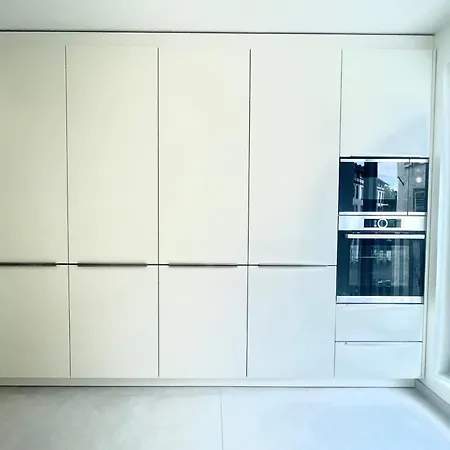 Neuf Entier Petite France