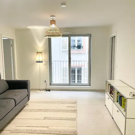 Neuf Entier Petite France *